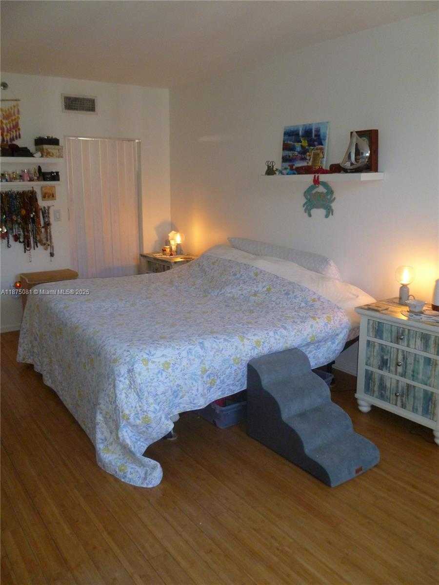 Small Image of 540 BRICKELL KEY DR #1719, Miami Number 16