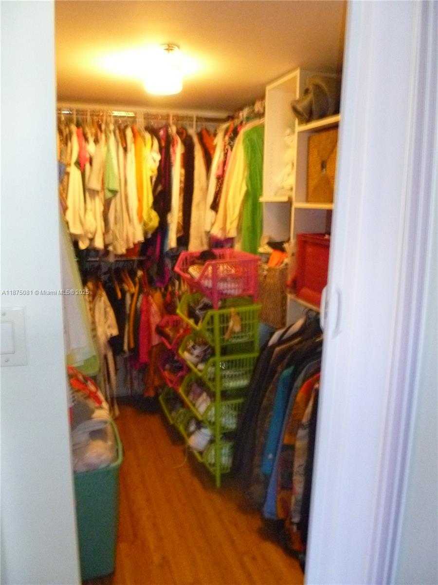 Small Image of 540 BRICKELL KEY DR #1719, Miami Number 20