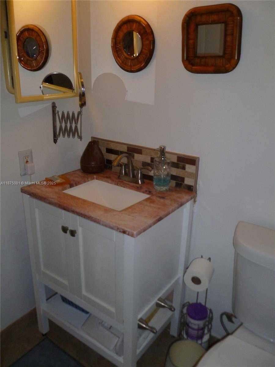 Small Image of 540 BRICKELL KEY DR #1719, Miami Number 21