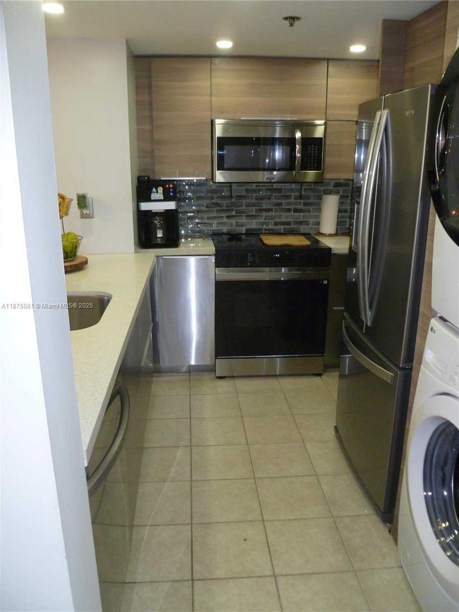 Small Image of 540 BRICKELL KEY DR #1719, Miami Number 9