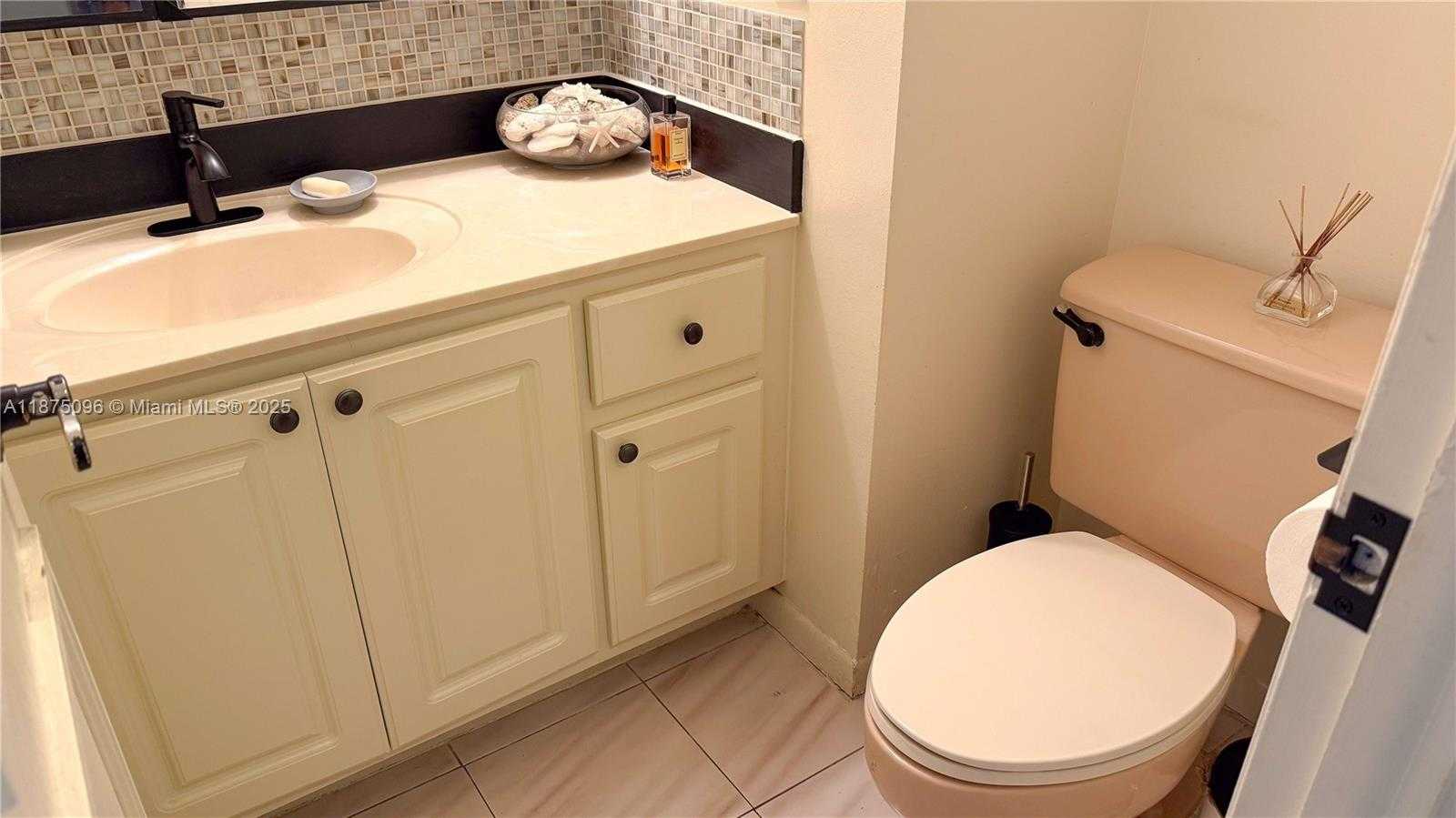 Small Image of 2851 NORTH EAST 183RD ST #1110E, Aventura Number 19