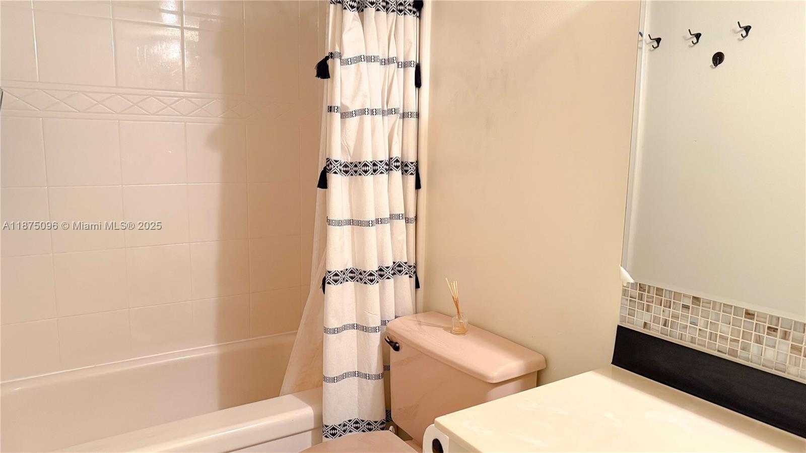 Small Image of 2851 NORTH EAST 183RD ST #1110E, Aventura Number 20