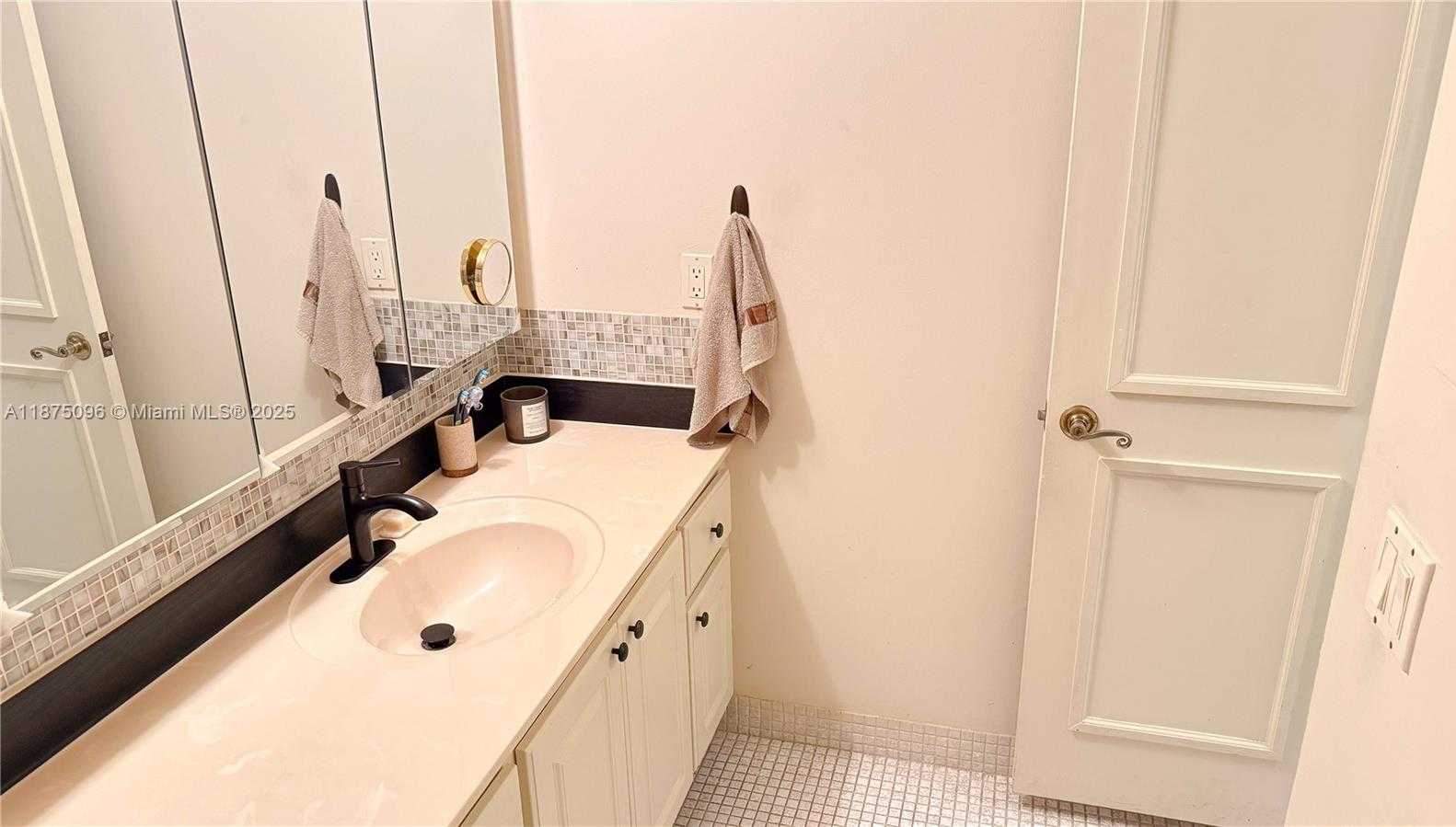 Small Image of 2851 NORTH EAST 183RD ST #1110E, Aventura Number 21