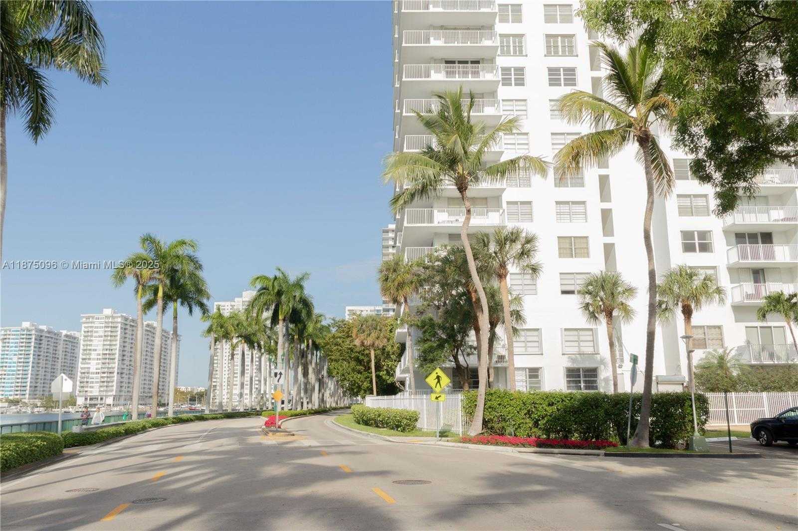 Small Image of 2851 NORTH EAST 183RD ST #1110E, Aventura Number 28