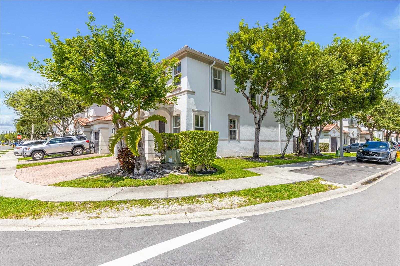Small Image of 10829 NORTH WEST 79TH ST, Doral Number 3