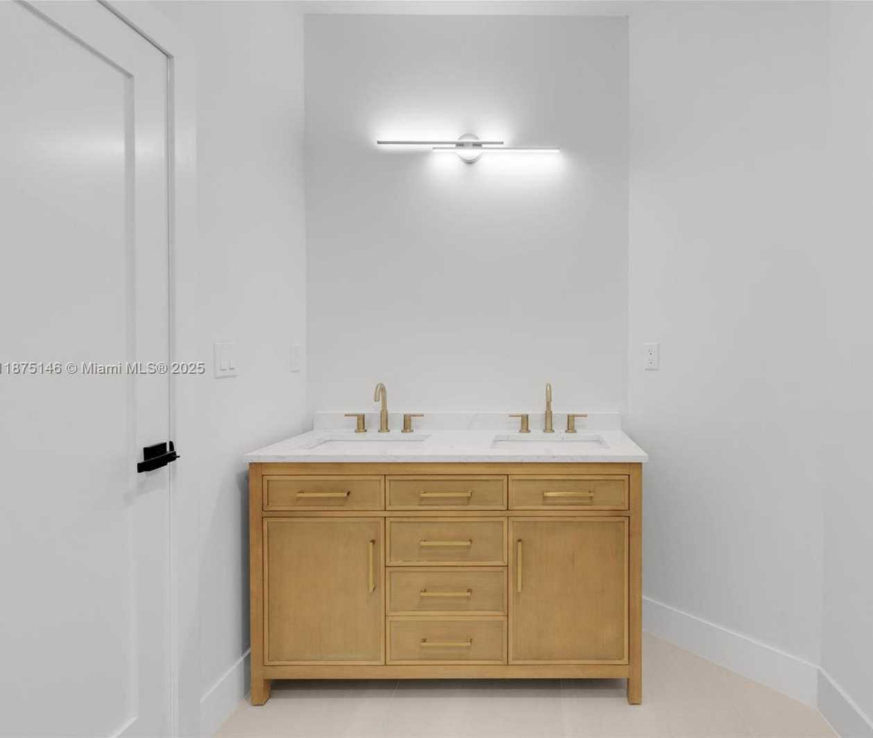 Small Image of 10829 NORTH WEST 79TH ST, Doral Number 30