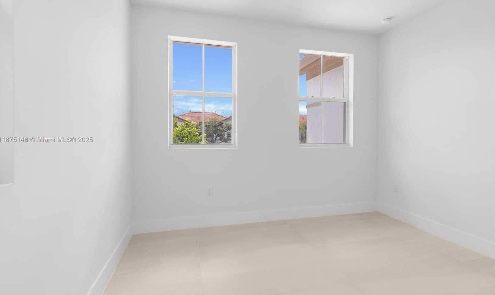 Small Image of 10829 NORTH WEST 79TH ST, Doral Number 32