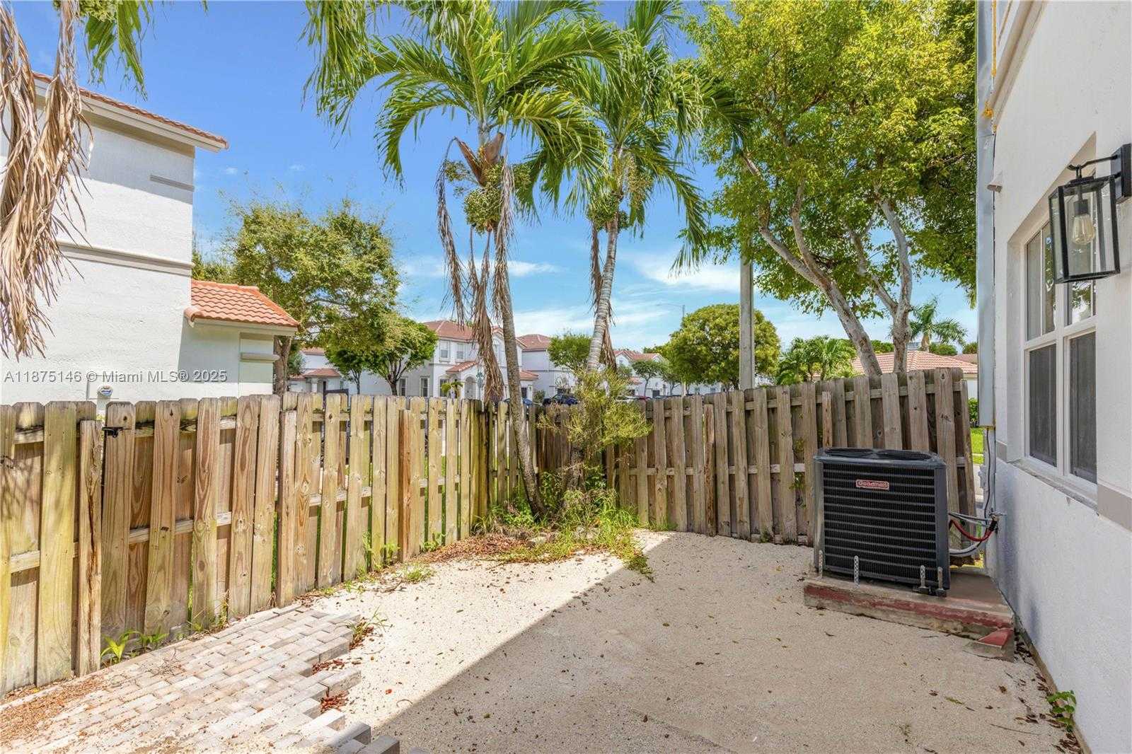 Small Image of 10829 NORTH WEST 79TH ST, Doral Number 39
