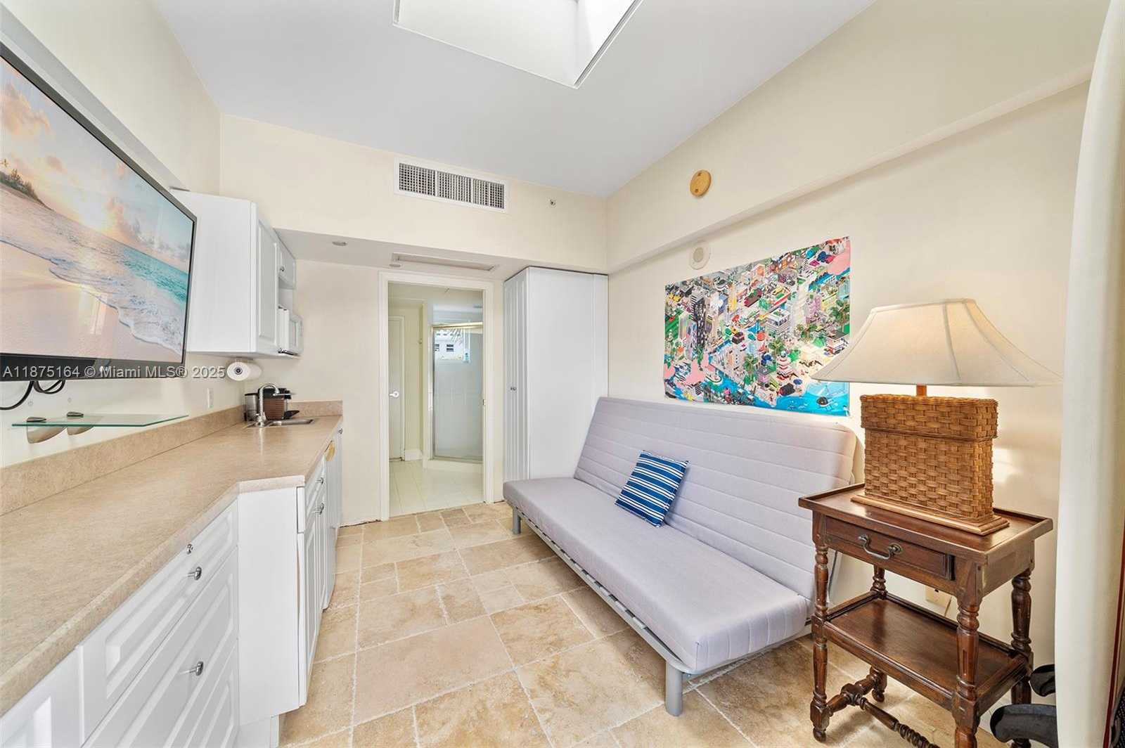 Small Image of 4775 COLLINS AVE #CA-A14, Miami Beach Number 3