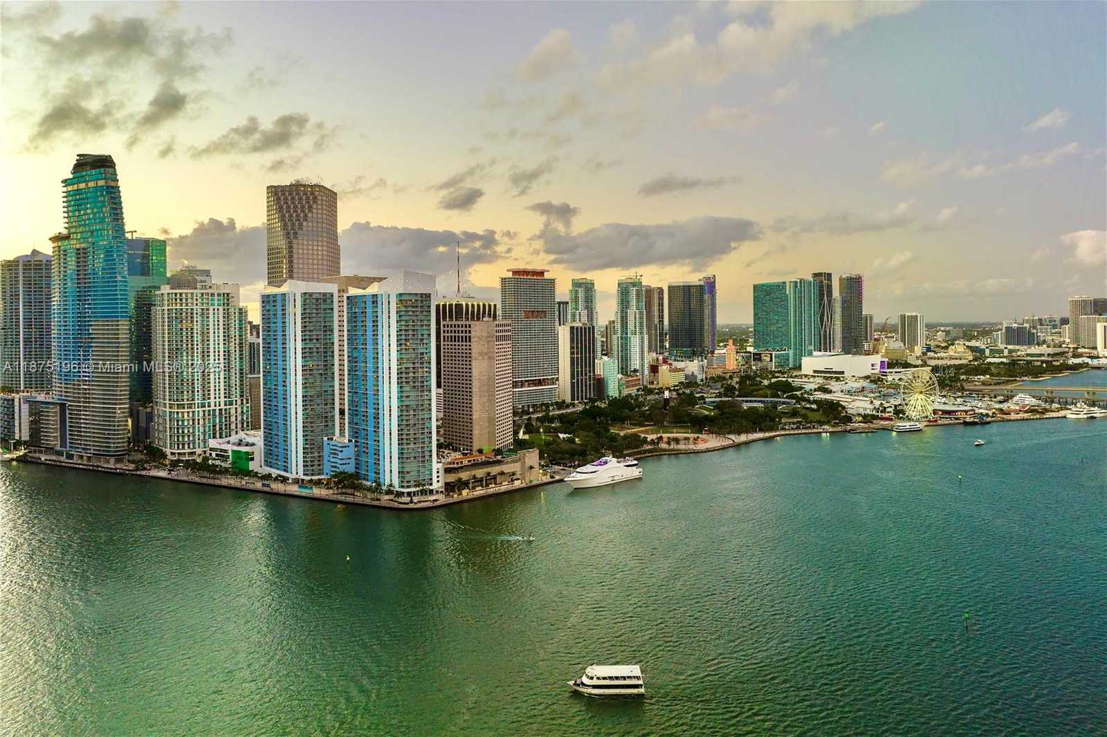 Small Image of 325 BISCAYNE BLVD #1718, Miami Number 21