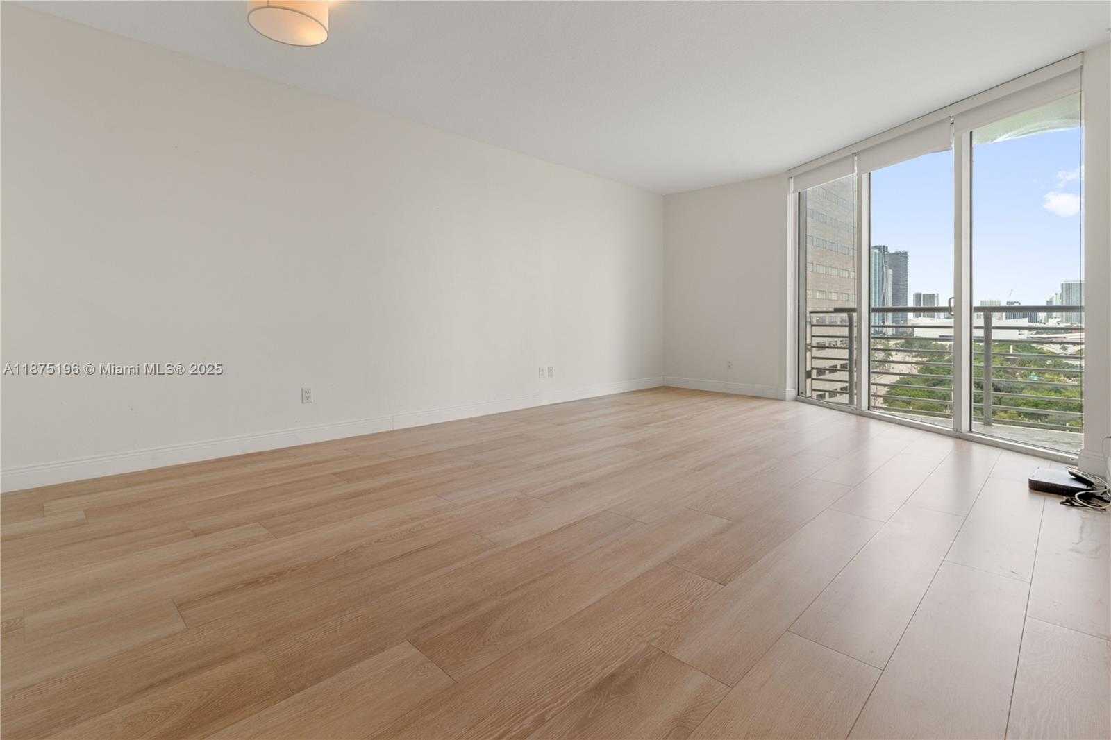 Small Image of 325 BISCAYNE BLVD #1718, Miami Number 5