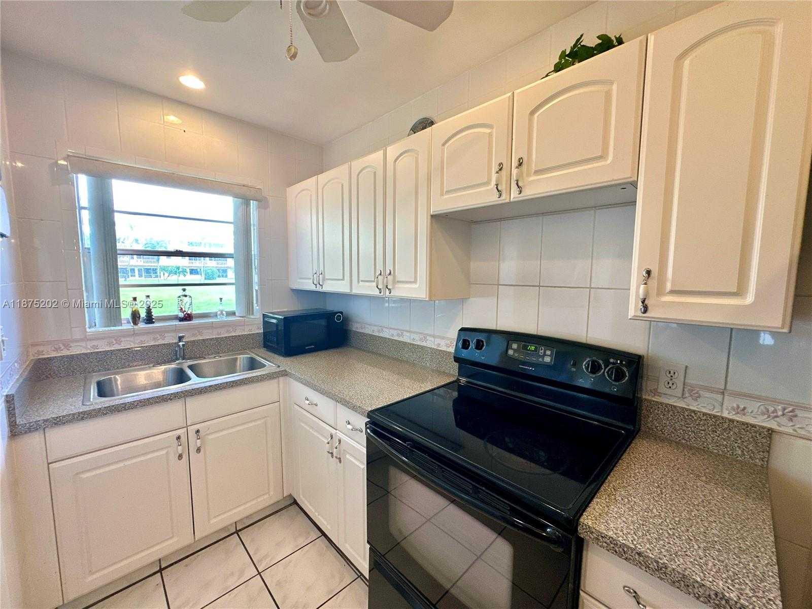Small Image of 5300 WASHINGTON ST #A139, Hollywood Number 9