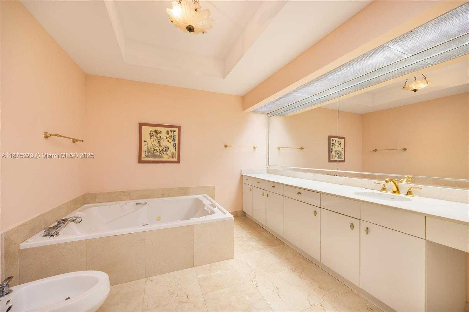 Small Image of 10101 COLLINS AVE #5F, Bal Harbour Number 22