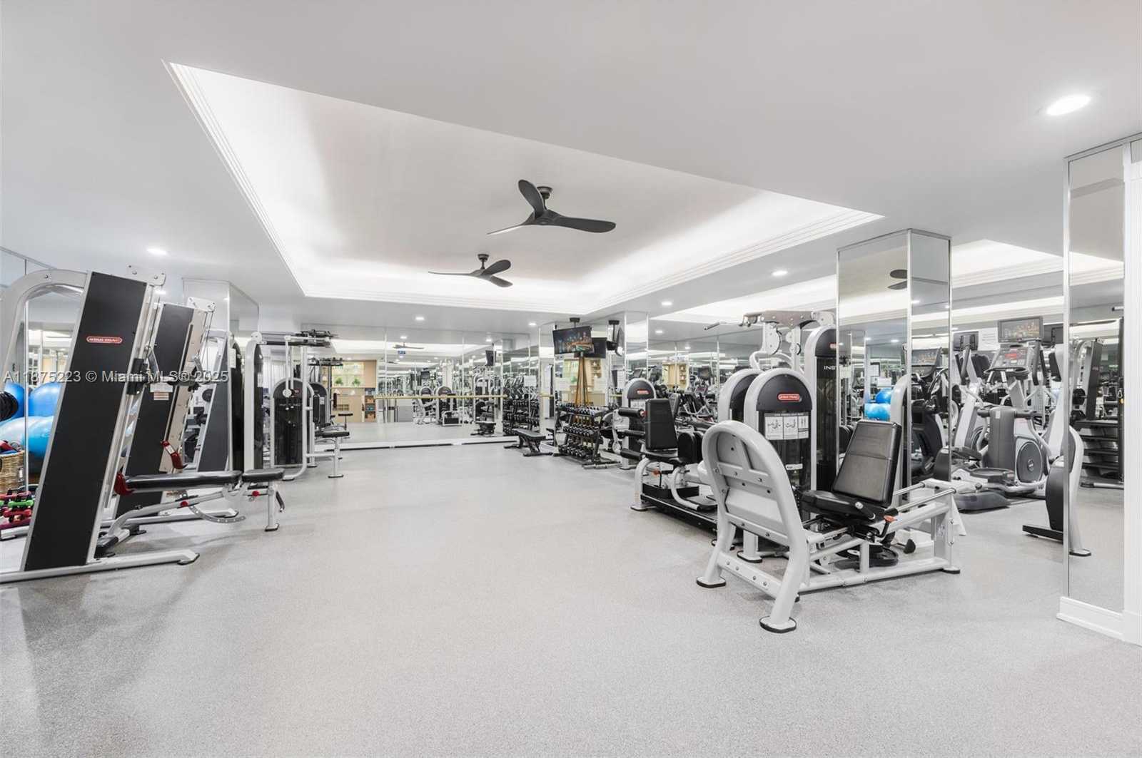 Small Image of 10101 COLLINS AVE #5F, Bal Harbour Number 32