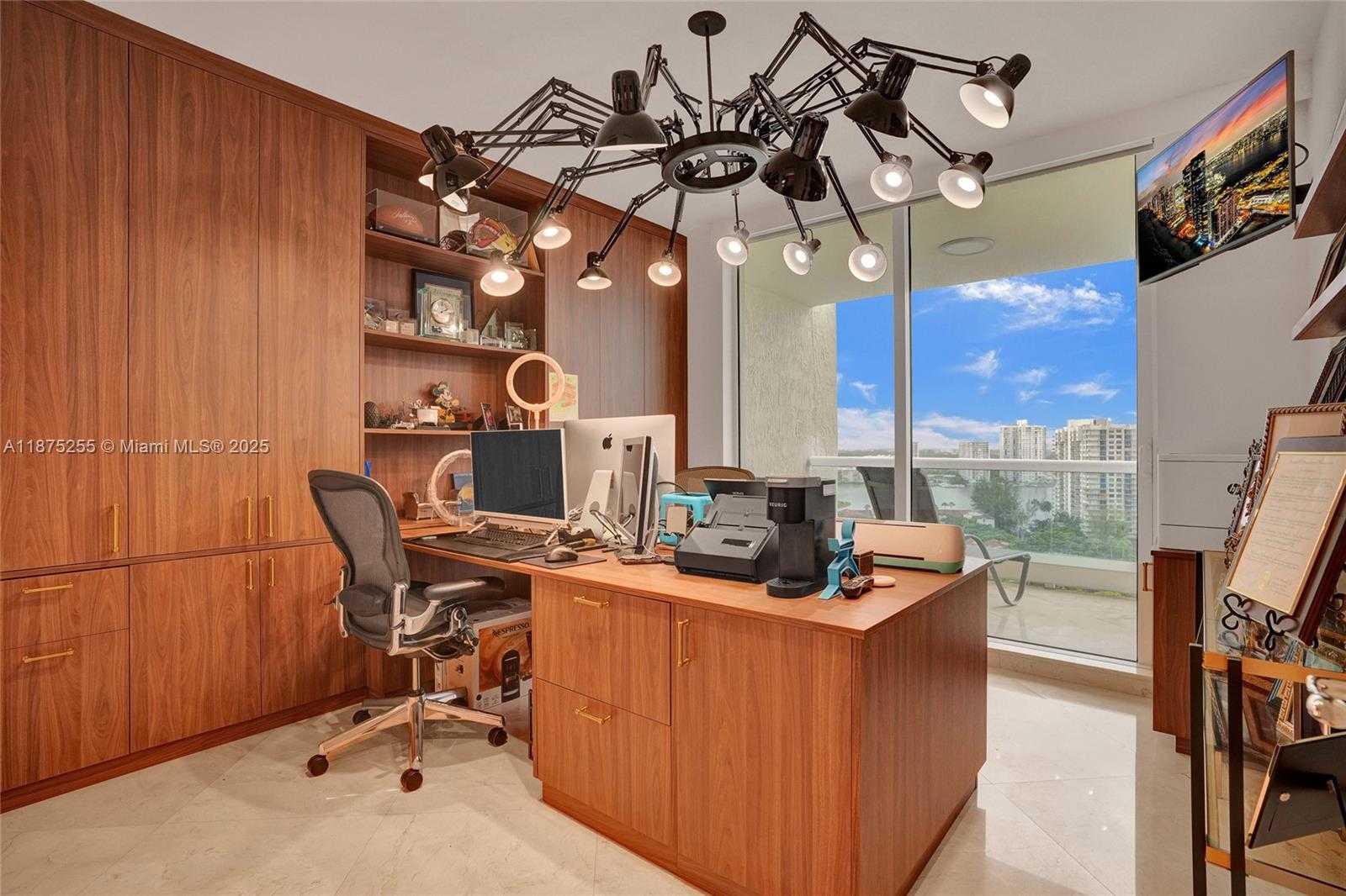 Small Image of 6000 ISLAND BLVD #1707, Aventura Number 56