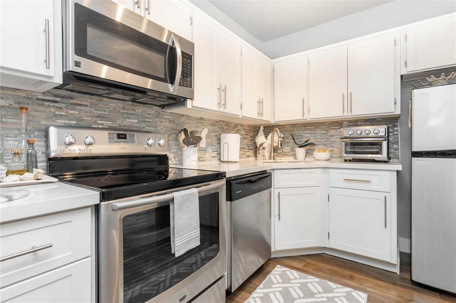 Small Image of 9381 EAST BAY HARBOR DR #501S, Bay Harbor Islands Number 16
