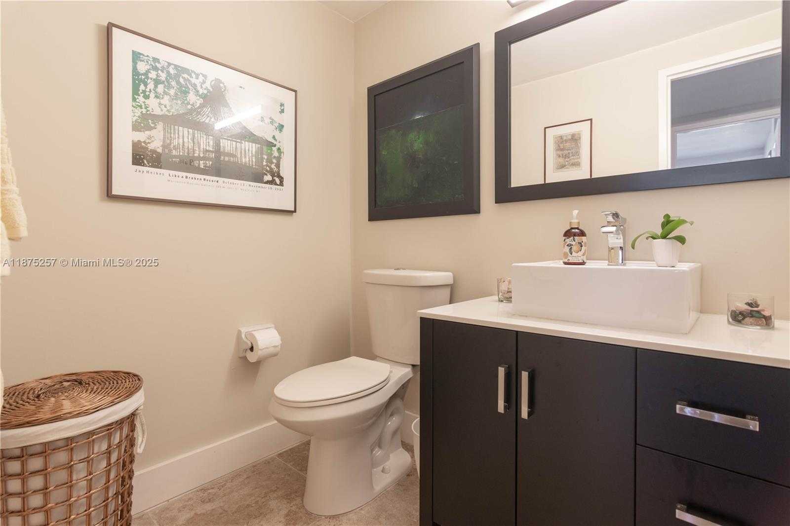 Small Image of 9381 EAST BAY HARBOR DR #501S, Bay Harbor Islands Number 6