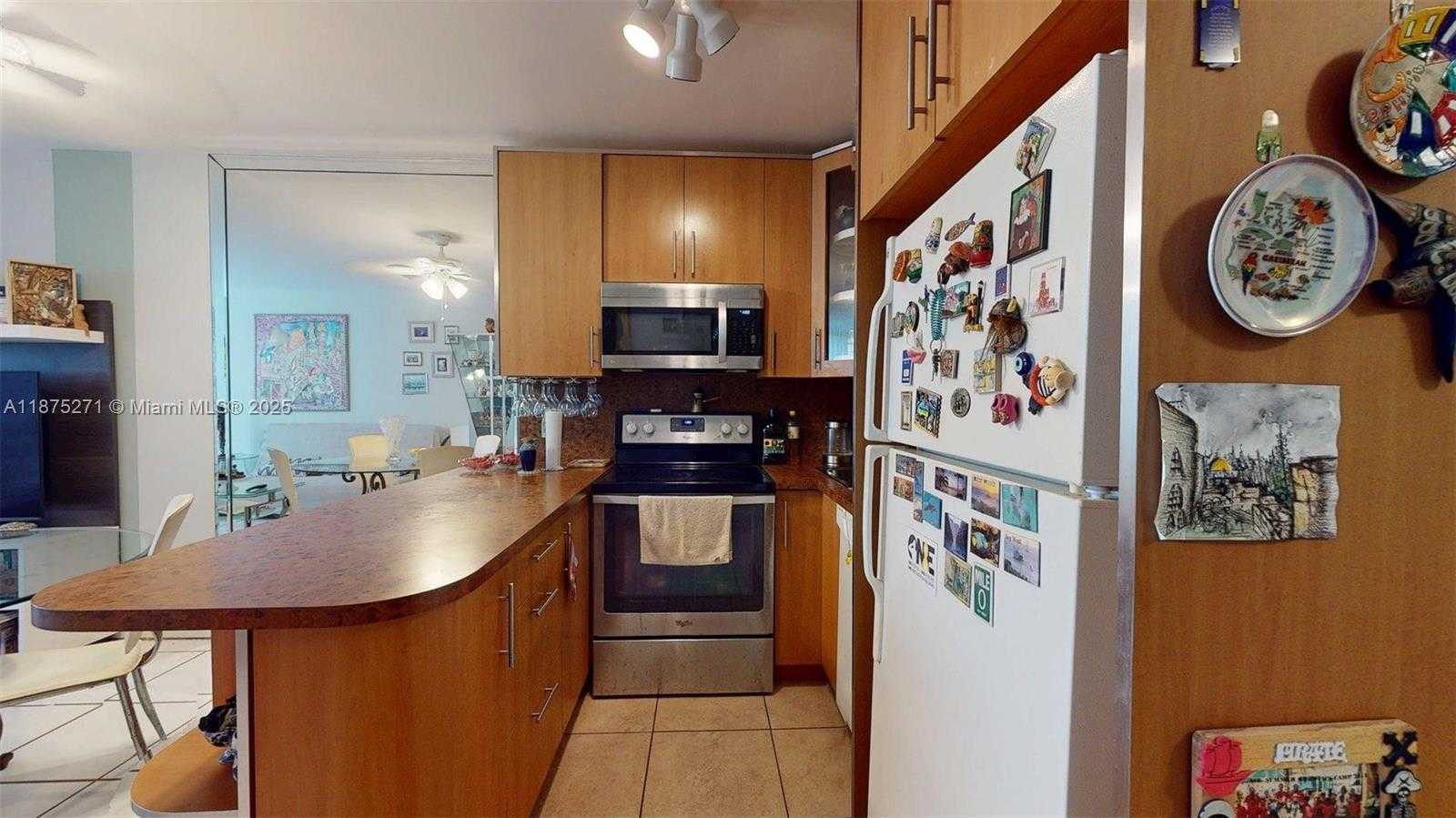 Small Image of 1936 SOUTH OCEAN DR #11D, Hallandale Beach Number 2