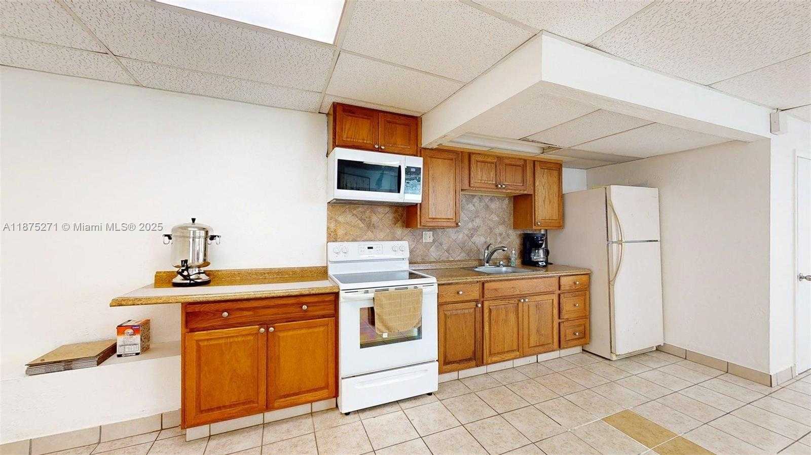 Small Image of 1936 SOUTH OCEAN DR #11D, Hallandale Beach Number 35