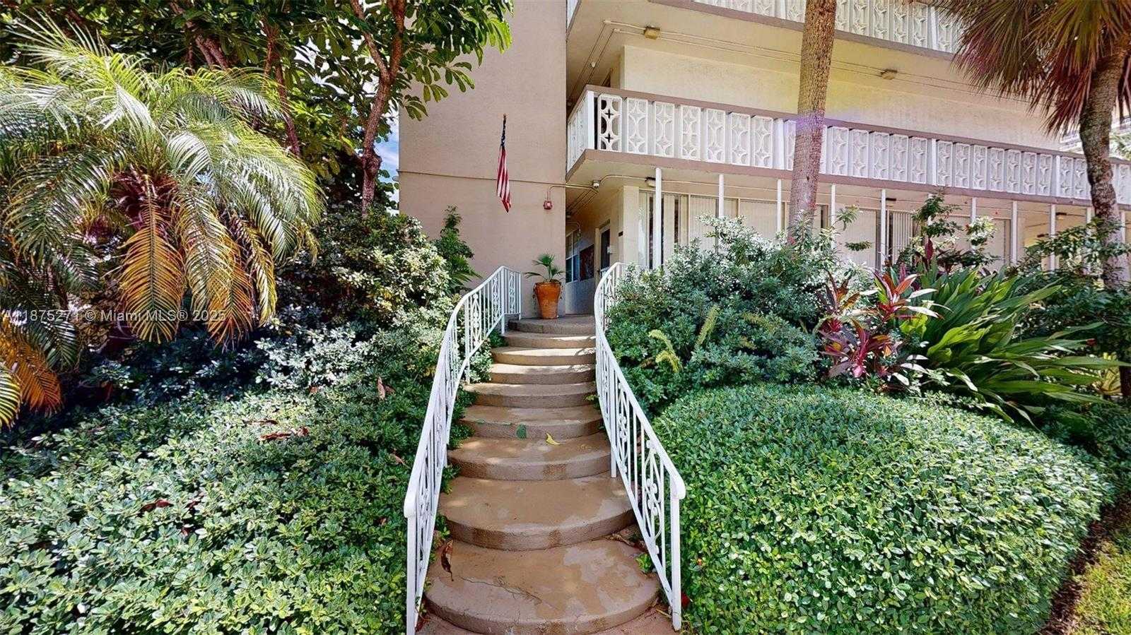 Small Image of 1936 SOUTH OCEAN DR #11D, Hallandale Beach Number 37