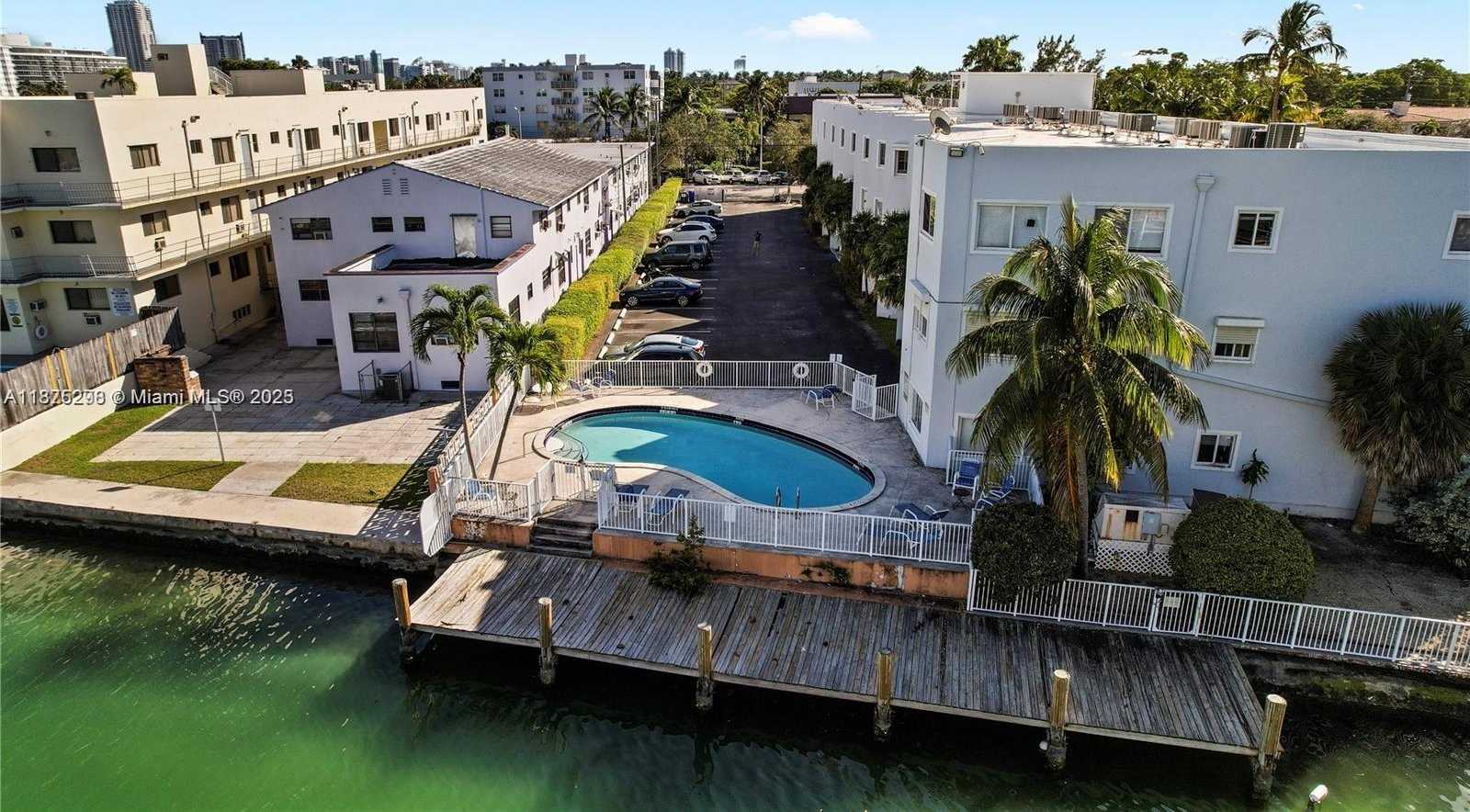 Small Image of 1185 MARSEILLE DR #307, Miami Beach Number 13