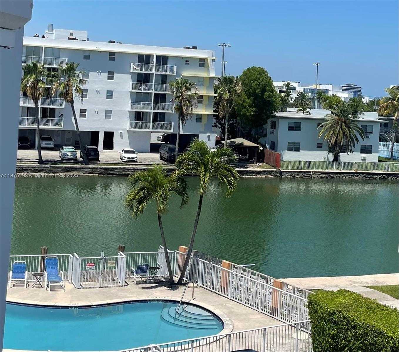 Small Image of 1185 MARSEILLE DR #307, Miami Beach Number 2