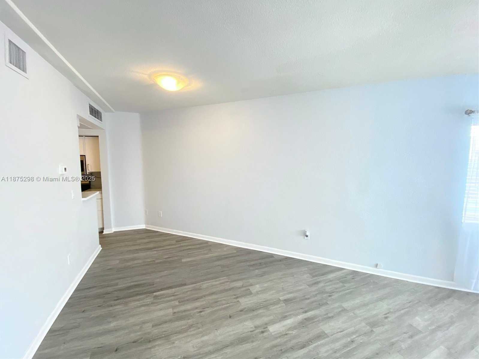 Small Image of 1185 MARSEILLE DR #307, Miami Beach Number 7