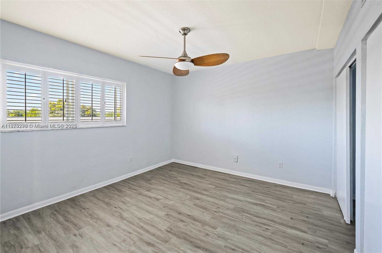 Small Image of 1185 MARSEILLE DR #307, Miami Beach Number 8