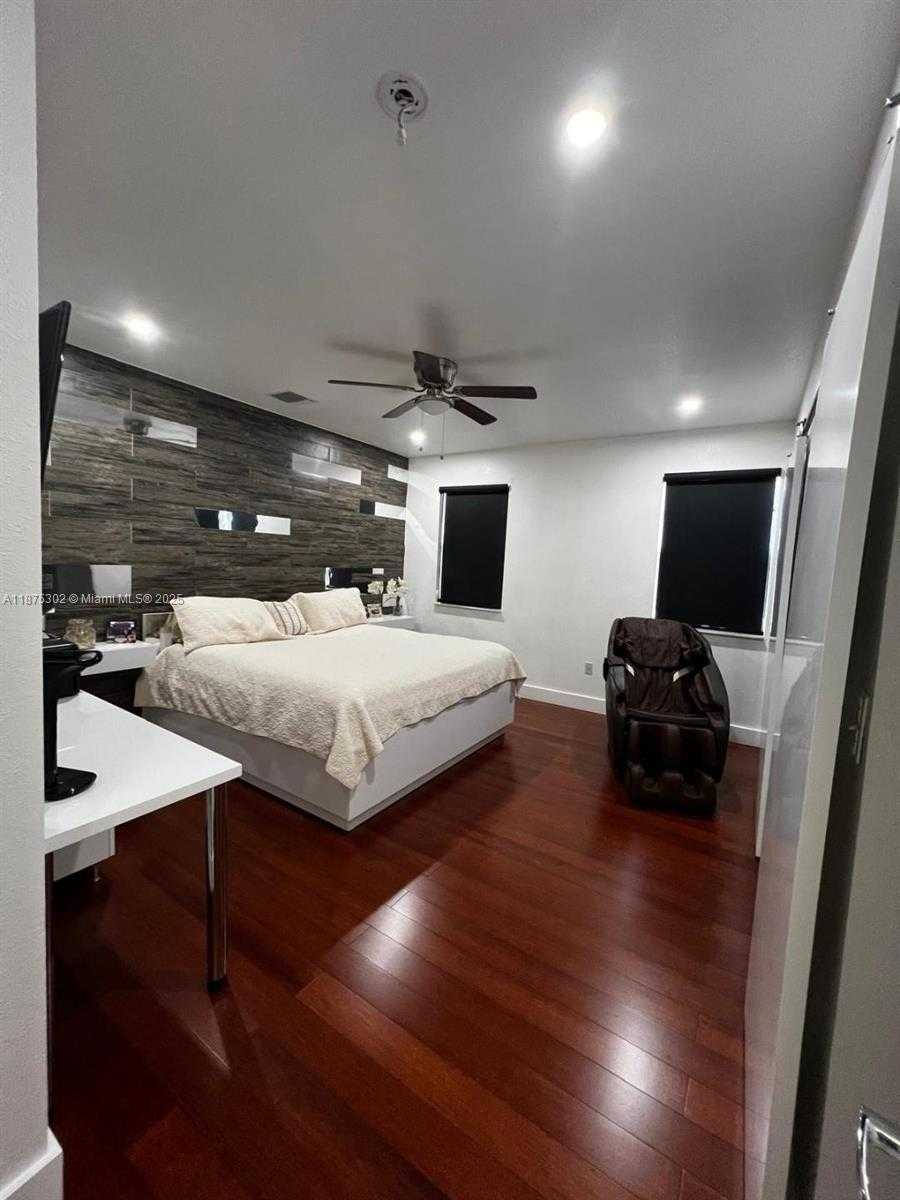 Small Image of Homestead Number 16