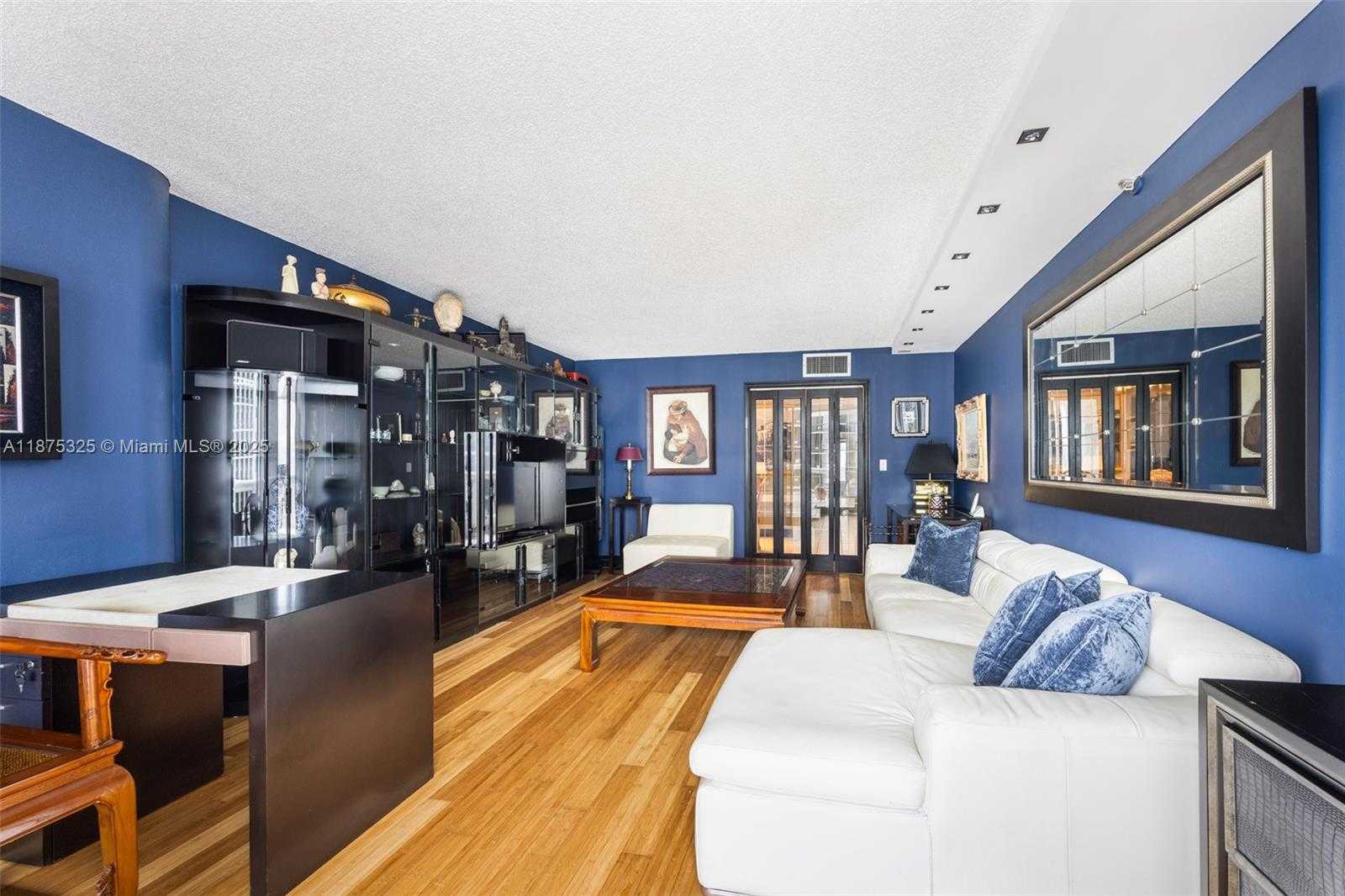 Small Image of 1717 NORTH BAYSHORE DR #A-3042, Miami Number 11