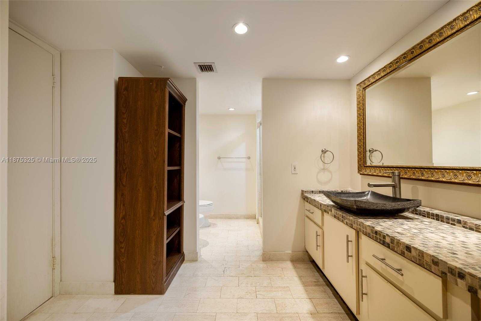 Small Image of 1717 NORTH BAYSHORE DR #A-3042, Miami Number 18