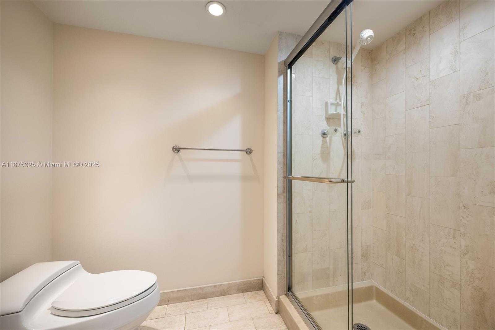 Small Image of 1717 NORTH BAYSHORE DR #A-3042, Miami Number 19