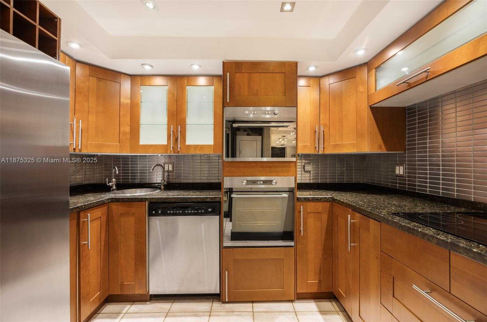 Small Image of 1717 NORTH BAYSHORE DR #A-3042, Miami Number 3