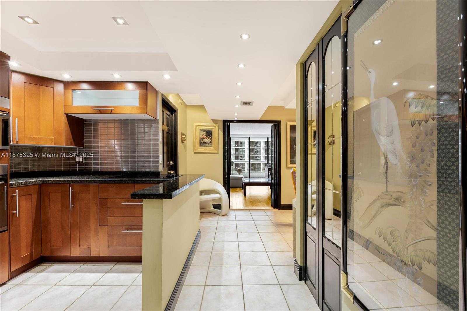 Small Image of 1717 NORTH BAYSHORE DR #A-3042, Miami Number 4