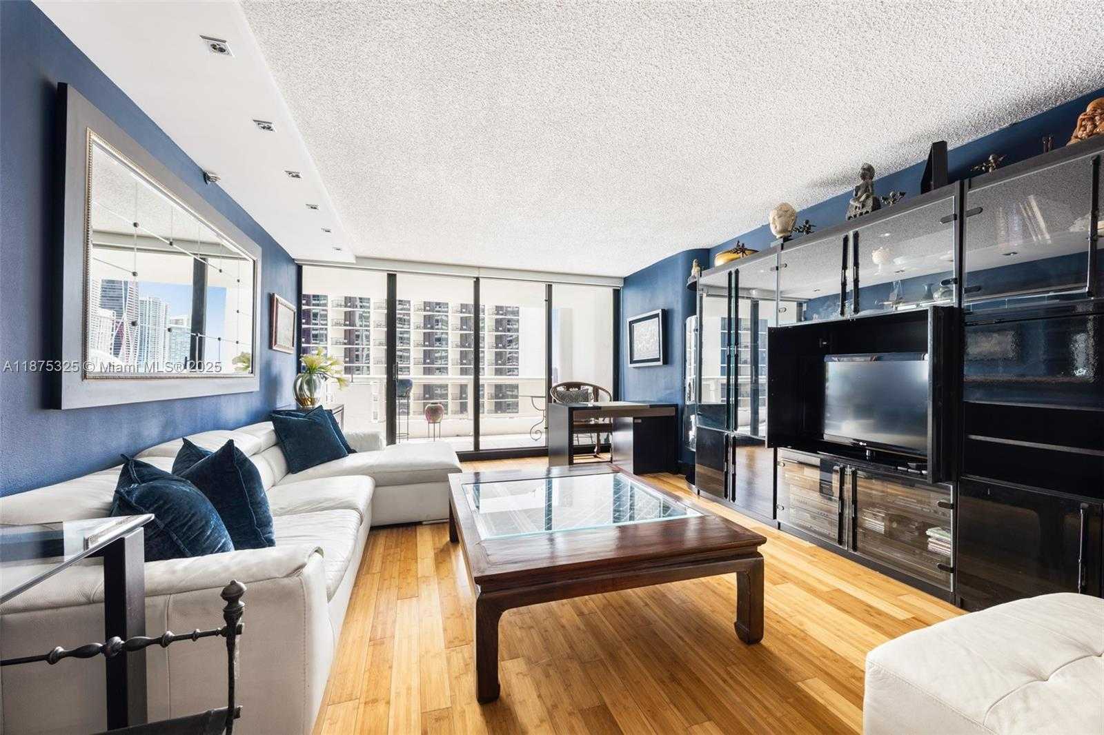 Small Image of 1717 NORTH BAYSHORE DR #A-3042, Miami Number 9