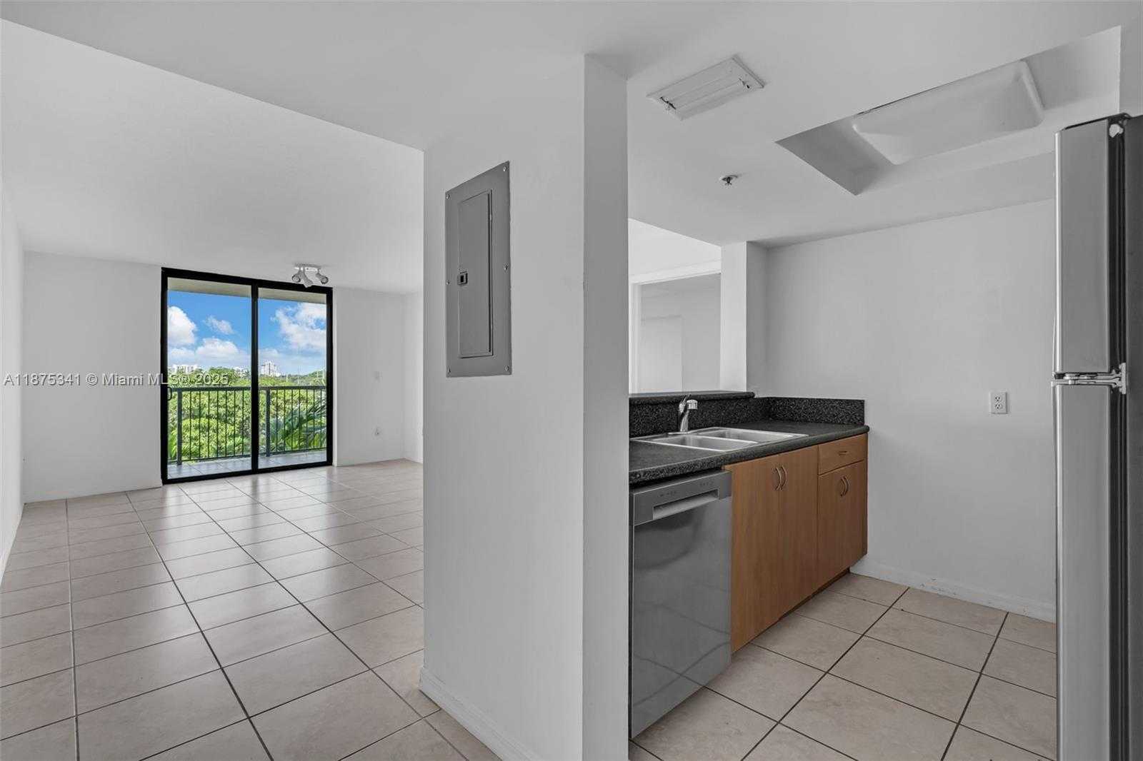 Small Image of 1690 SOUTH WEST 27TH AVE #608, Miami Number 4