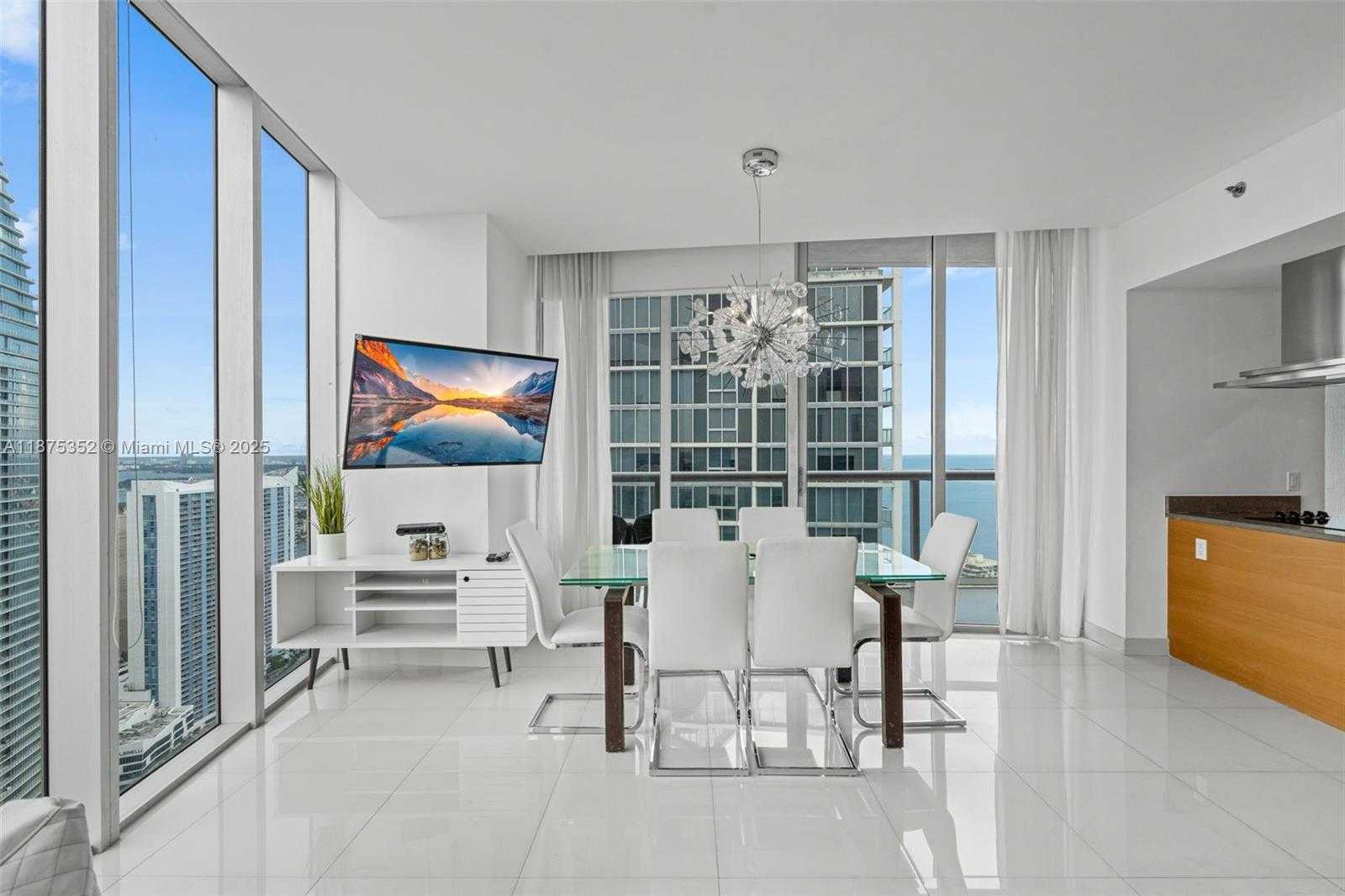 Small Image of 485 BRICKELL AVENUE #4902, Miami Number 13