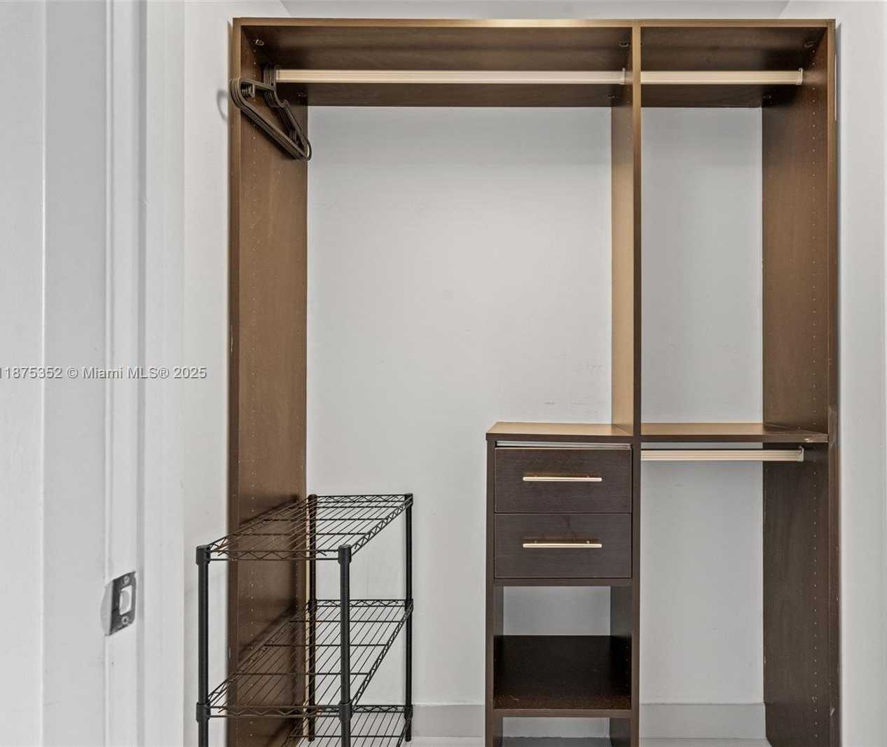 Small Image of 485 BRICKELL AVENUE #4902, Miami Number 17