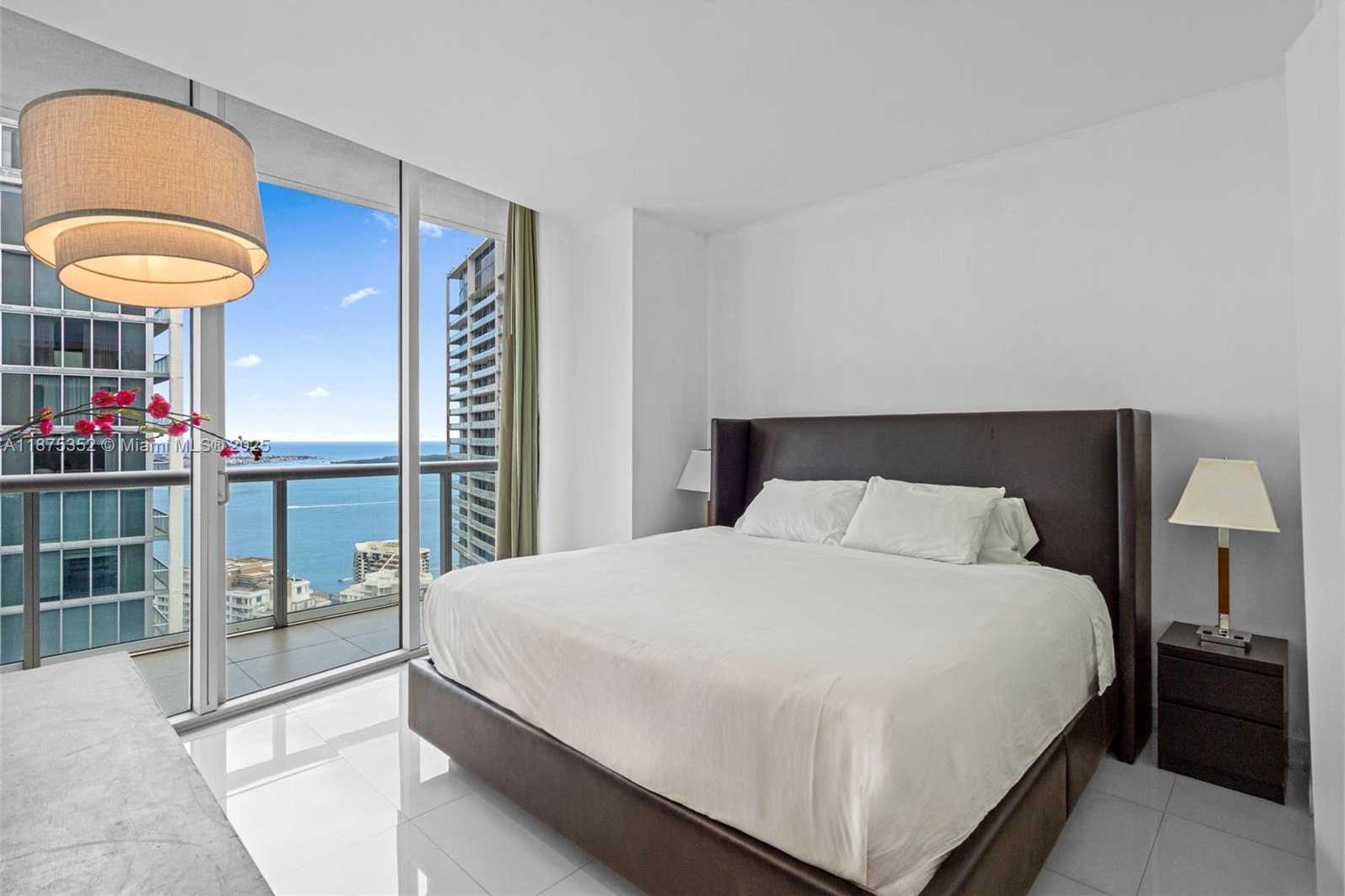 Small Image of 485 BRICKELL AVENUE #4902, Miami Number 21