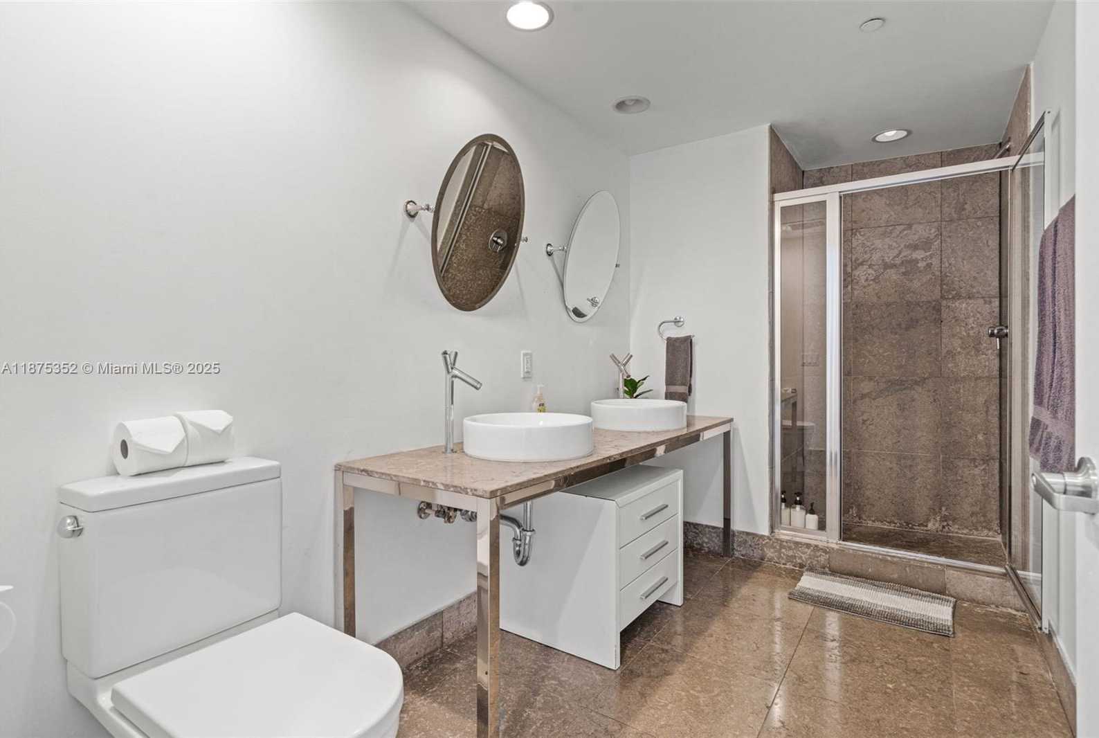 Small Image of 485 BRICKELL AVENUE #4902, Miami Number 25