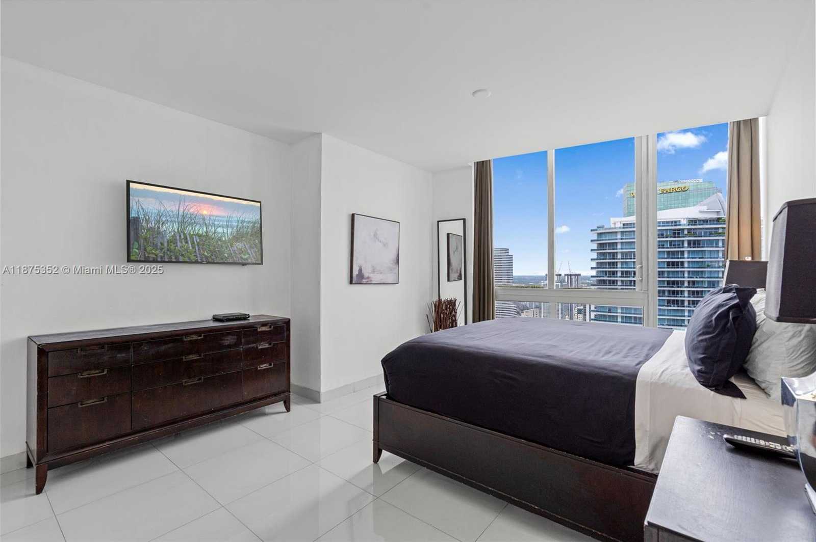 Small Image of 485 BRICKELL AVENUE #4902, Miami Number 26