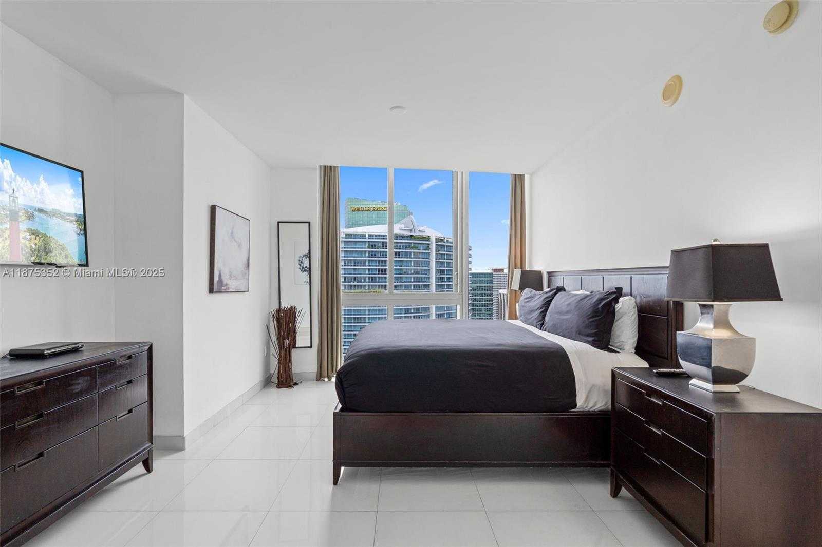 Small Image of 485 BRICKELL AVENUE #4902, Miami Number 27