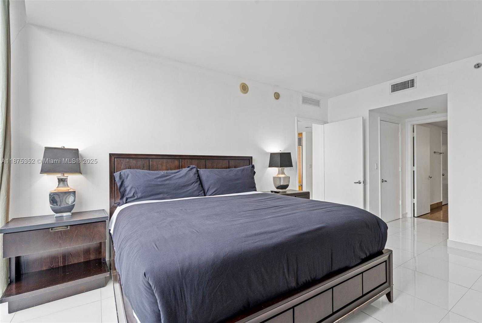 Small Image of 485 BRICKELL AVENUE #4902, Miami Number 28