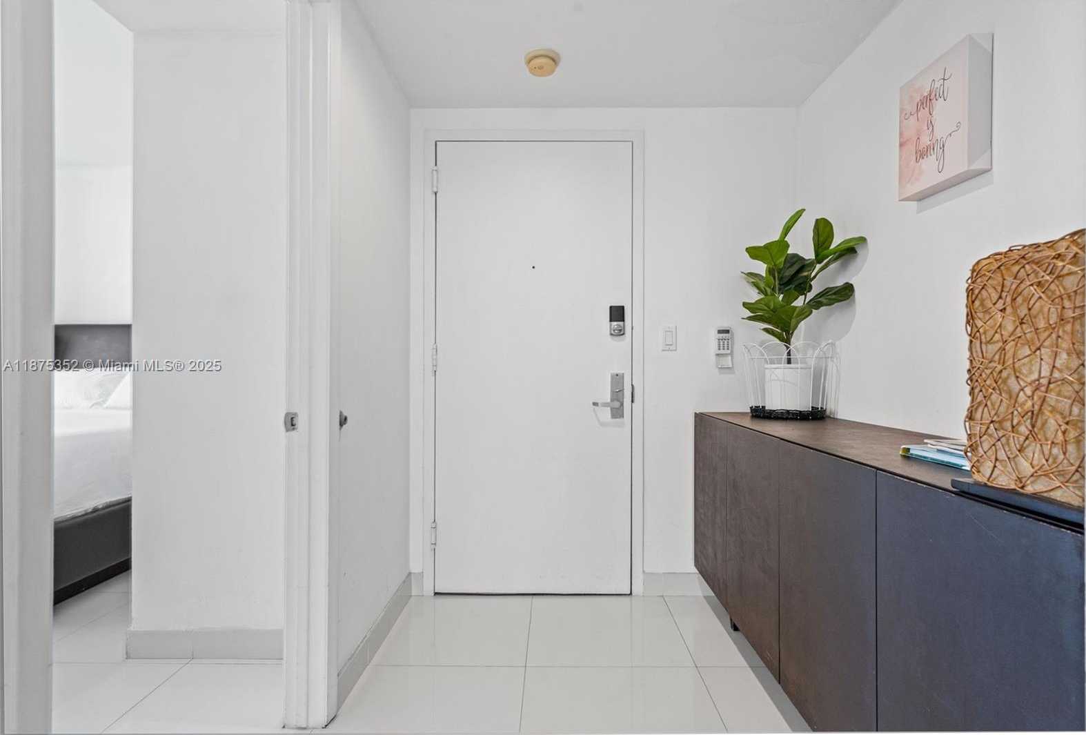 Small Image of 485 BRICKELL AVENUE #4902, Miami Number 29