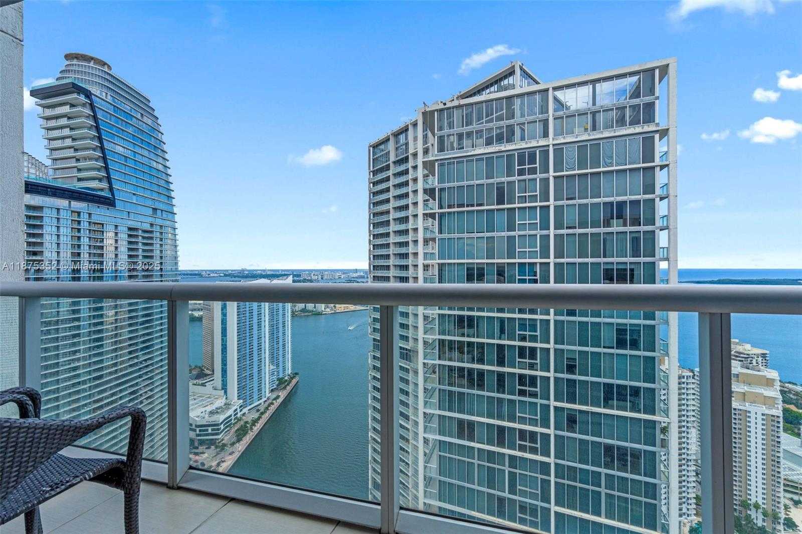 Small Image of 485 BRICKELL AVENUE #4902, Miami Number 36