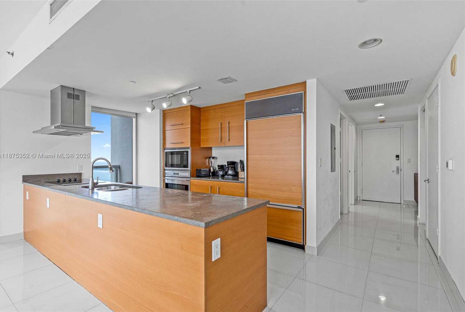 Small Image of 485 BRICKELL AVENUE #4902, Miami Number 5