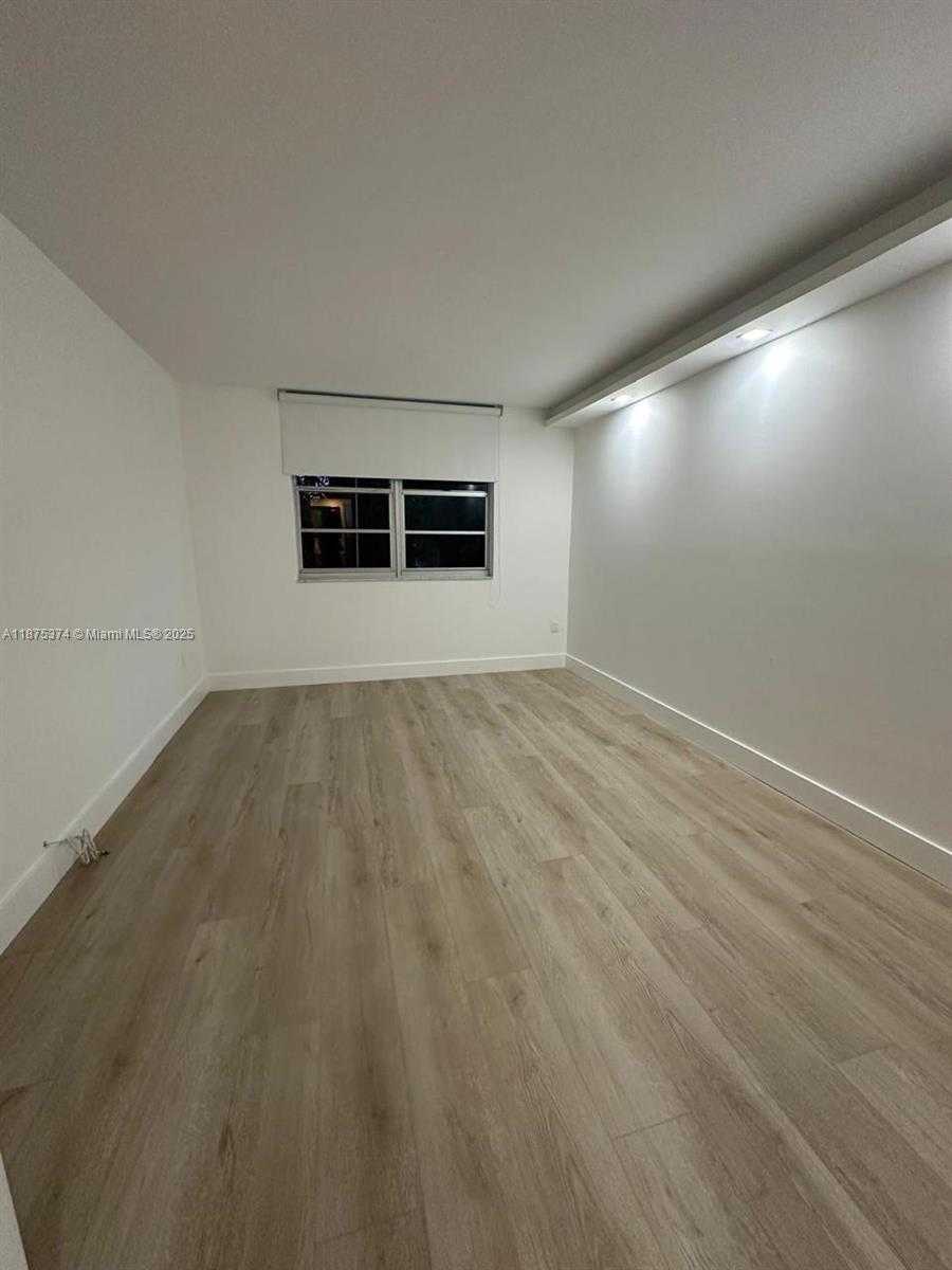 Small Image of 500 BAYVIEW DR #230, Sunny Isles Beach Number 11