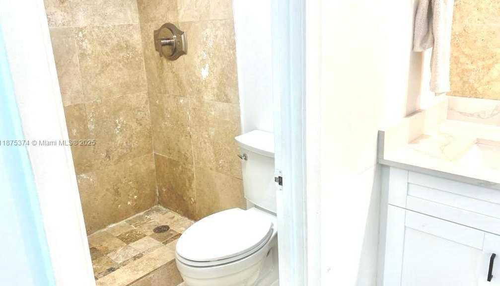 Small Image of 500 BAYVIEW DR #230, Sunny Isles Beach Number 13