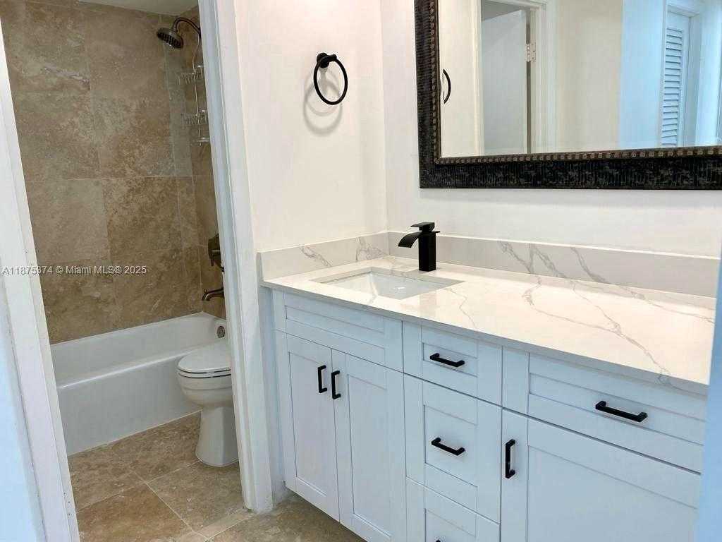 Small Image of 500 BAYVIEW DR #230, Sunny Isles Beach Number 14