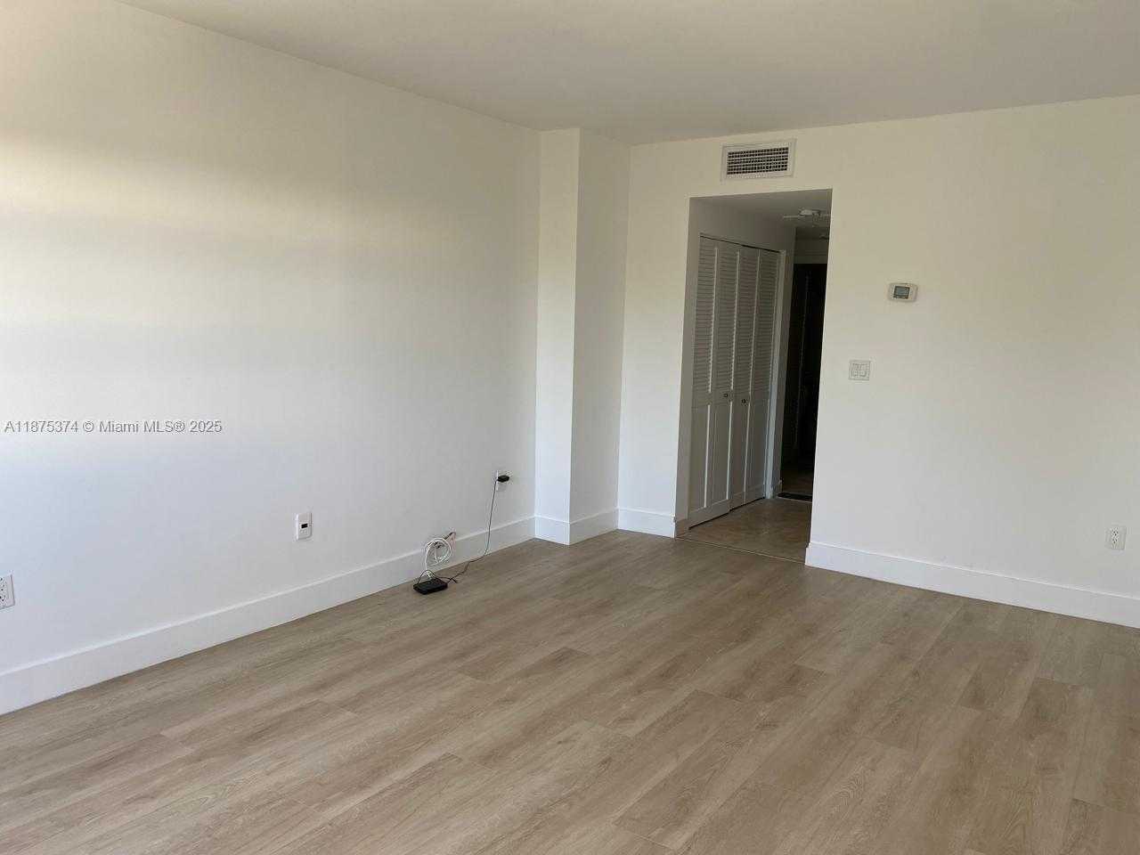 Small Image of 500 BAYVIEW DR #230, Sunny Isles Beach Number 17
